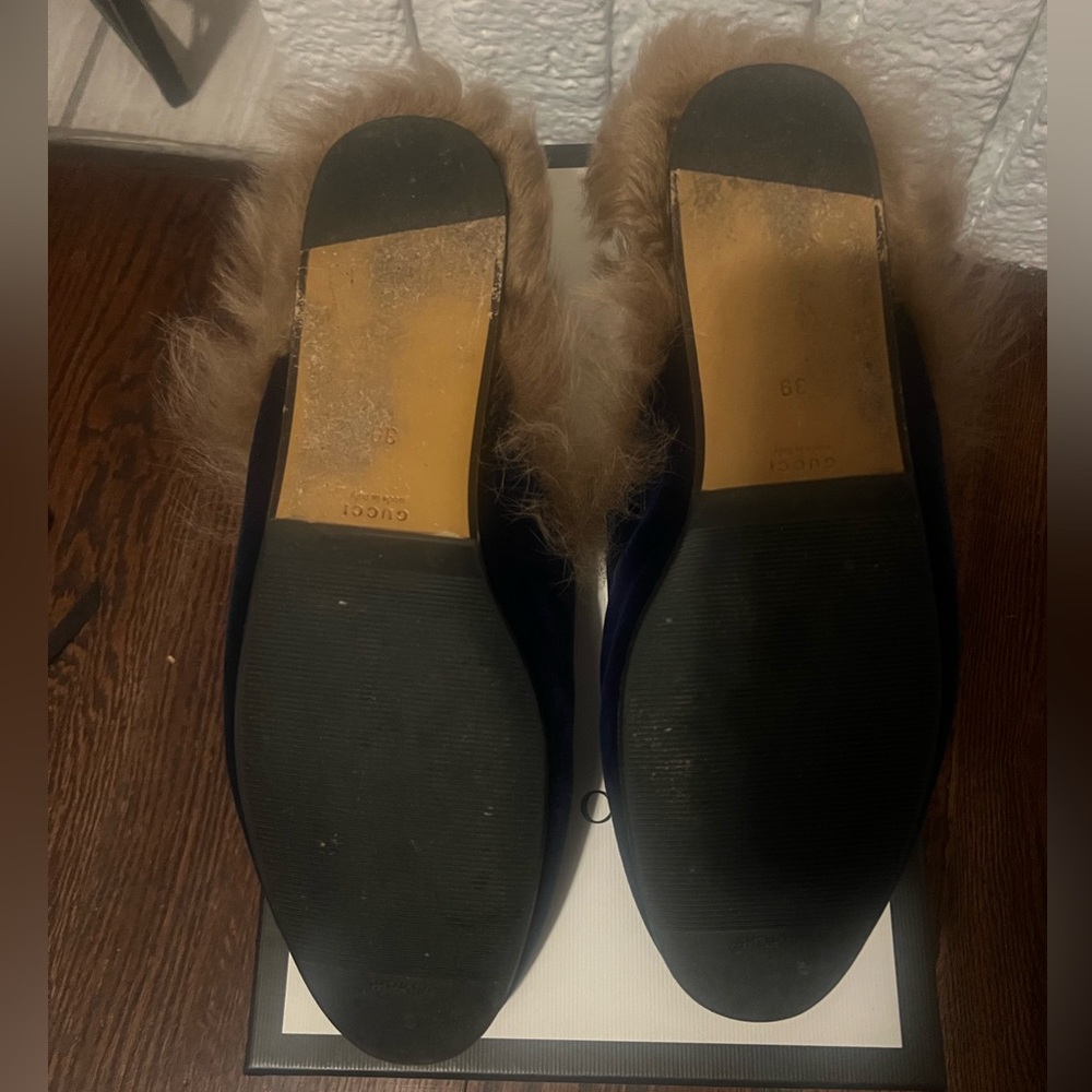 Gucci Princetown velvet mules with fur lining. Size 9 in cobalt blue. With box. - Picture 7 of 10